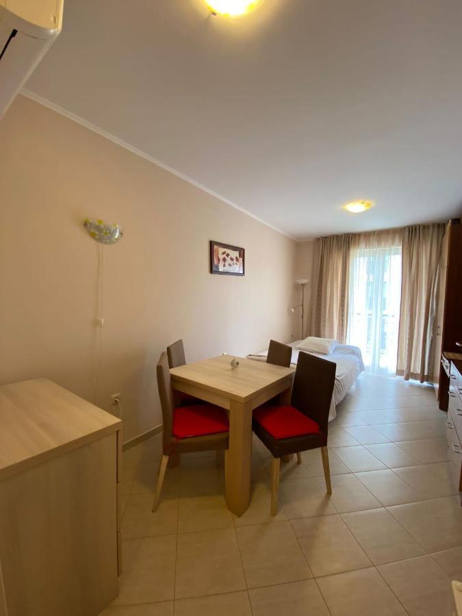 Dawn Park Deluxe Aparthotel Sunny Beach Esterno foto