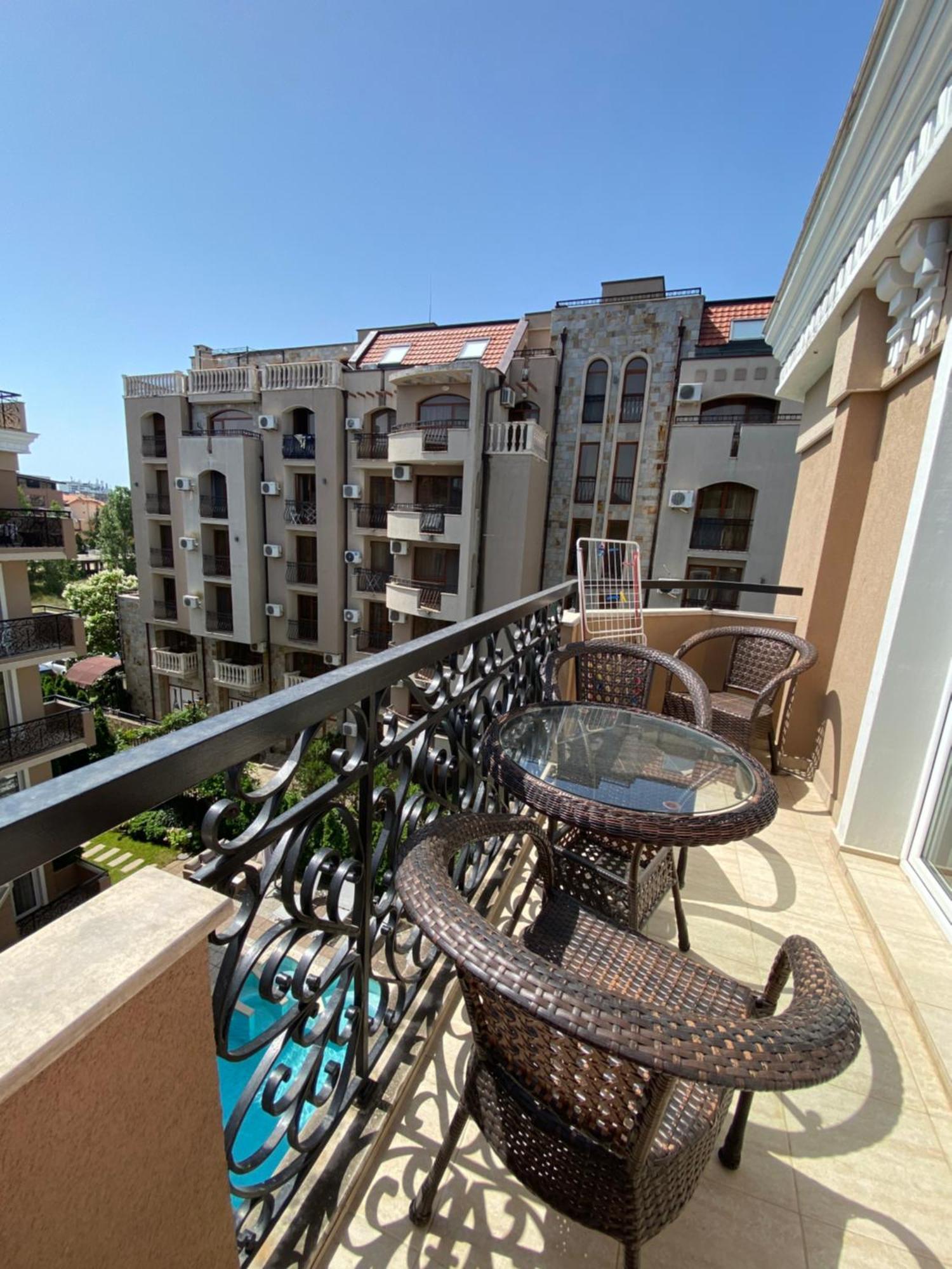 Dawn Park Deluxe Aparthotel Sunny Beach Esterno foto