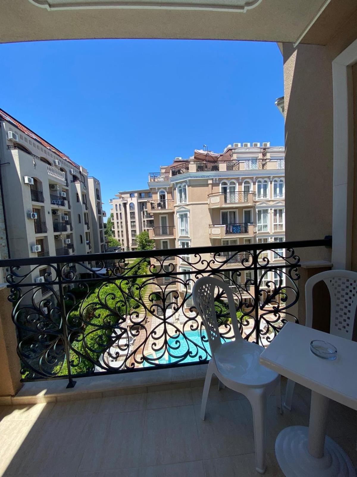 Dawn Park Deluxe Aparthotel Sunny Beach Esterno foto